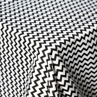 tablecloth-chevron-black